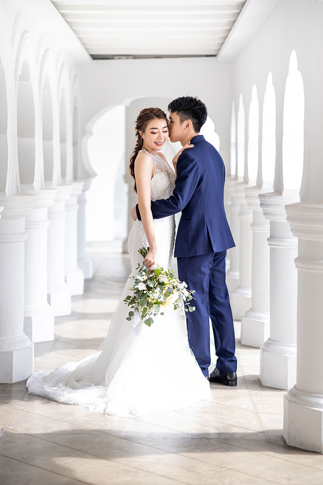COUPLE PRE-WEDDING PHOTOSHOOT WITH K GOWN'S HALTER WEDDING DRESS
