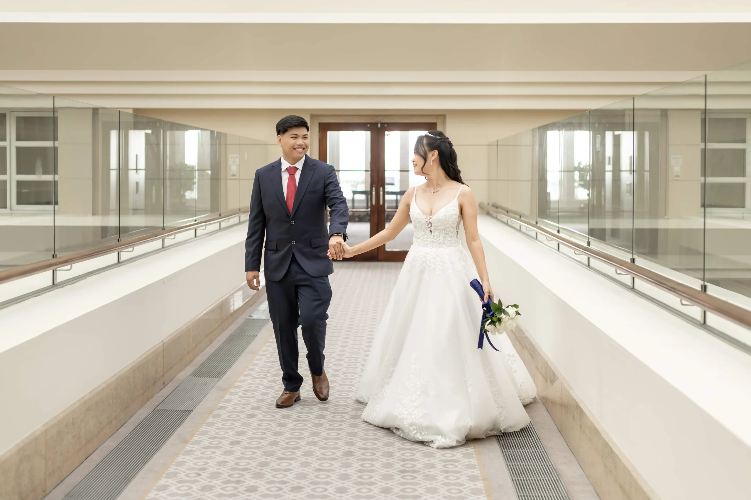 K GOWN’S READY-TO-WED BRIDAL PACKAGE CASE STUDY: FROM A 10-DAY DEADLINE TO A FLAWLESS FULLERTON HOTEL WEDDING 2 SINGAPORE BRIDAL GOWN A K GOWN BRIDE IN A CLASSIC A-LINE GOWN AT THE FULLERTON HOTEL SINGAPORE