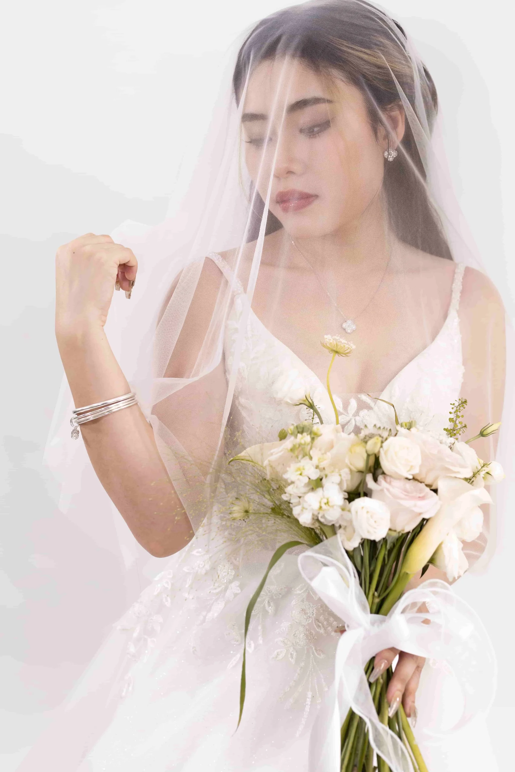 ROMANTIC FLORAL LACE A-LINE WEDDING GOWN 4 SINGAPORE BRIDAL GOWN K GOWN_ STRAGHETTI STRAP ALINE WEDDING DRESS SINGAPORE WITH LOW BACK _ FRONT WITH VEIL
