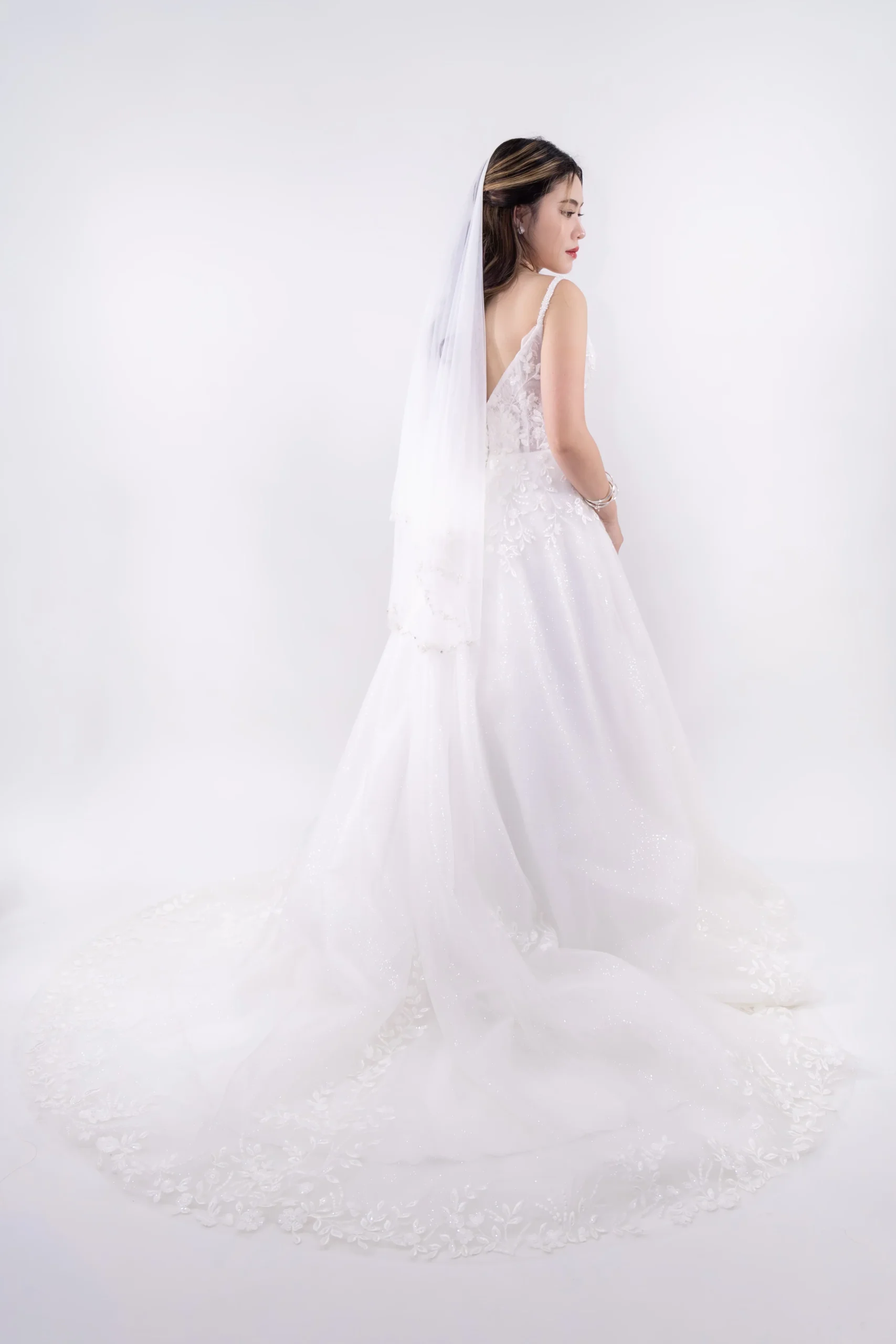 ROMANTIC FLORAL LACE A-LINE WEDDING GOWN 8 SINGAPORE BRIDAL GOWN K GOWN_ STRAGHETTI STRAP LACE ALINE WEDDING DRESS SINGAPORE WITH LOW BACK _ BACK VIEW WITH BEADED VEIL