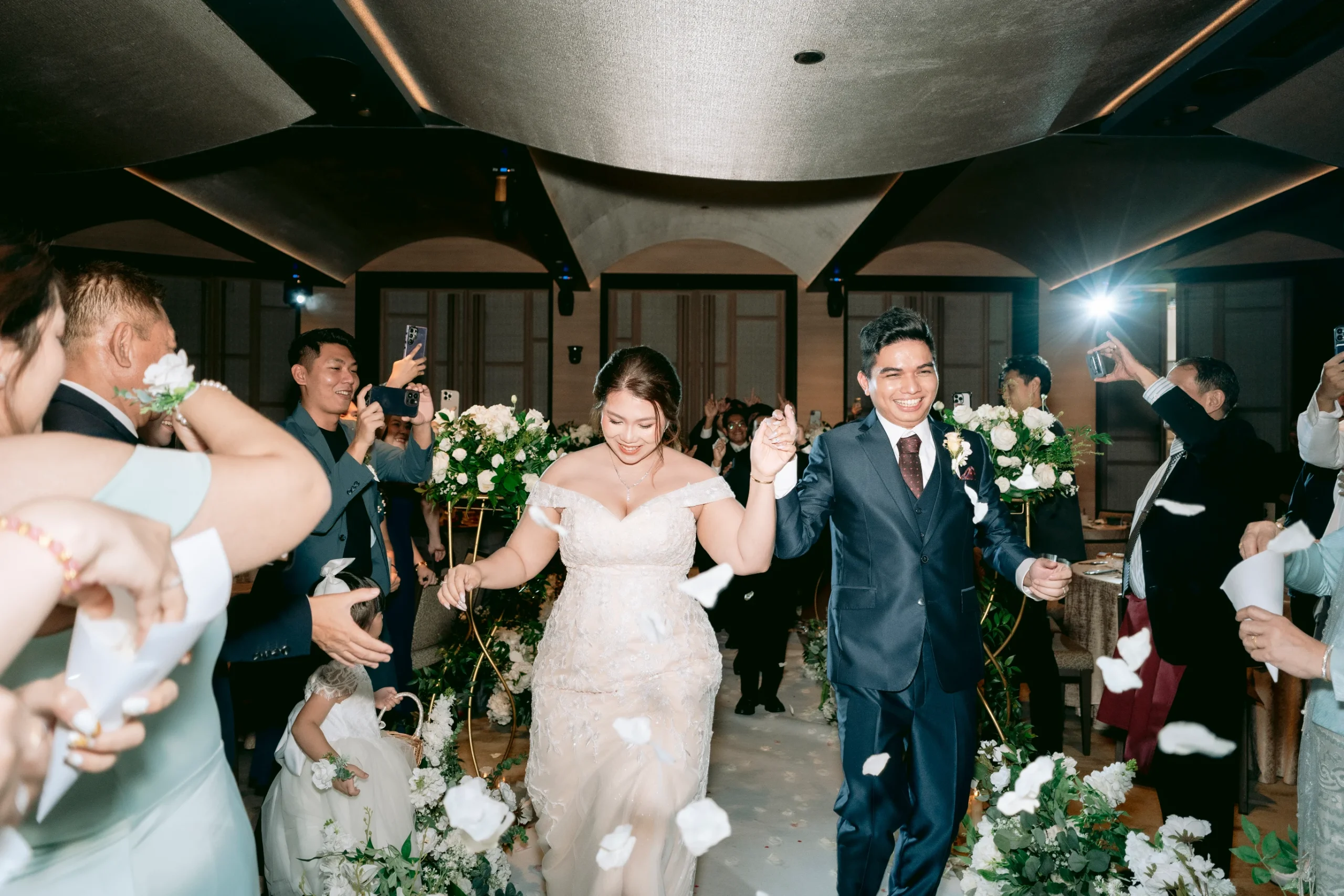 CUSTOM WEDDING DRESS SINGAPORE 23 SINGAPORE BRIDAL GOWN YEE MON AUNG'S PLUS-SIZE MARCH-IN MERMAID GOWN FROM K GOWN SINGAPORE